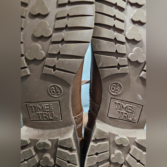 Boots - Picture 7 of 11